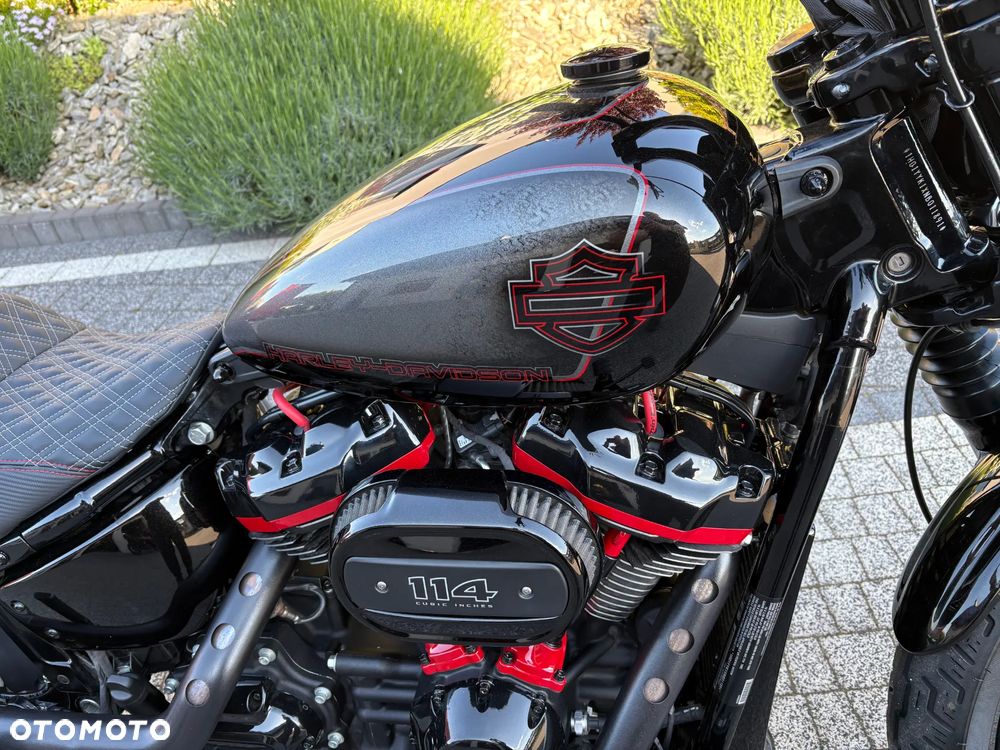 Harley-Davidson Softail Street Bob - 13