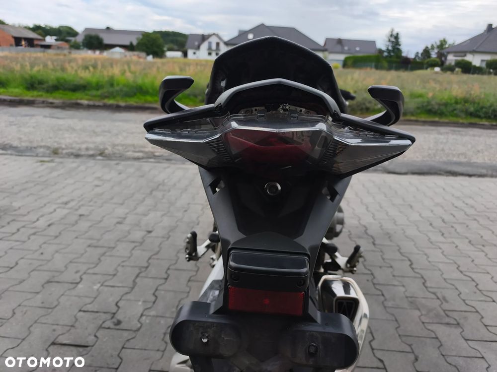 Honda VFR - 16