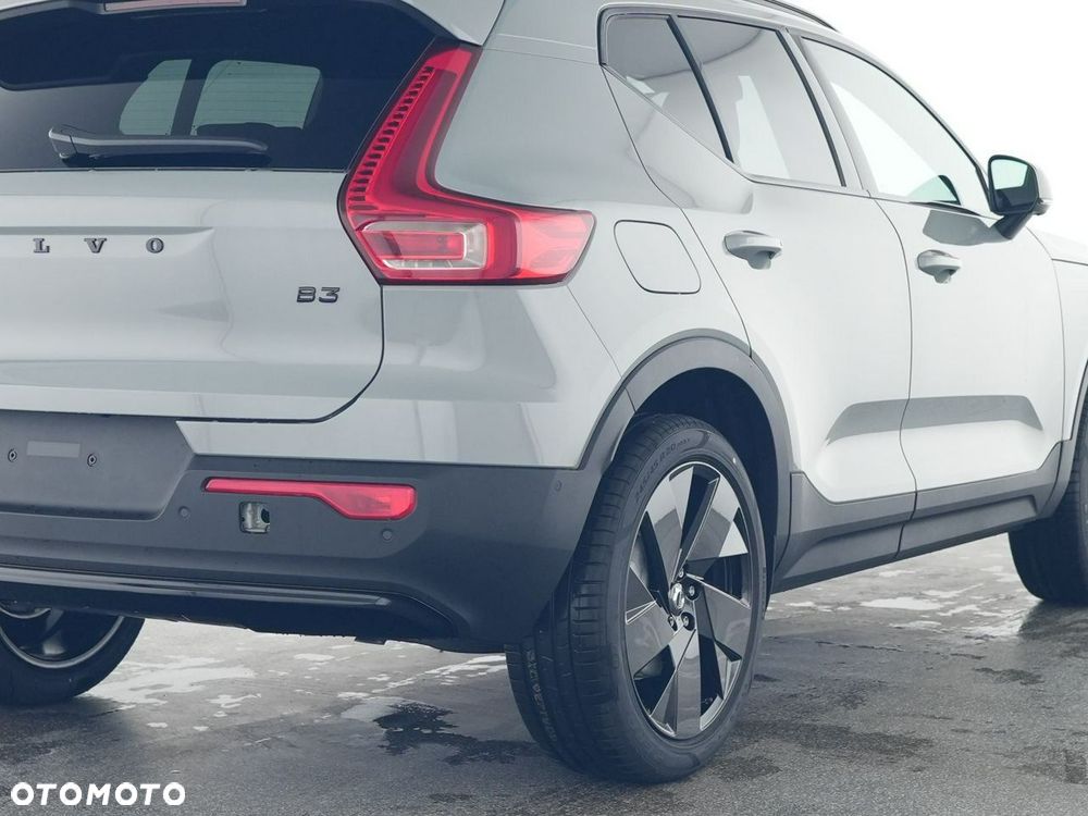 Volvo XC 40 B3 B DKG Plus Black Edition - 11