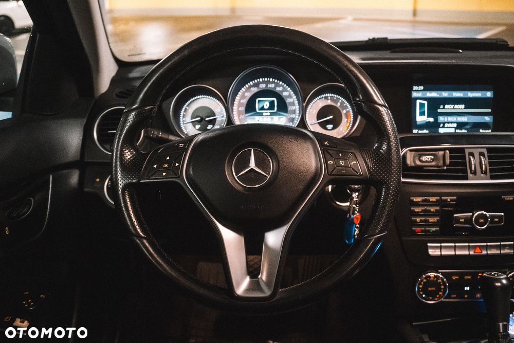 Mercedes-Benz Klasa C 180 BlueEFFICIENCY 7G-TRONIC - 18