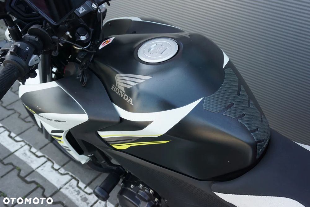 Honda CB - 16