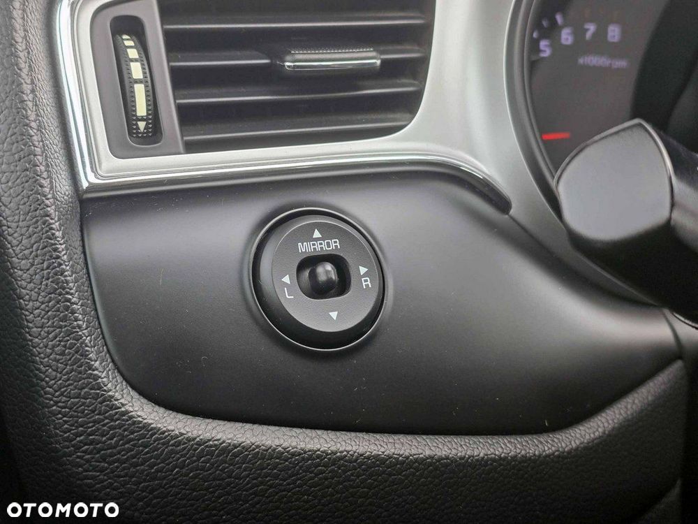 Kia Ceed - 8