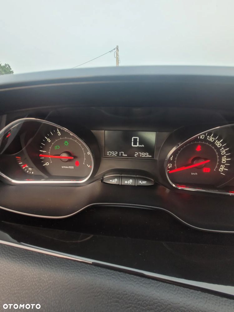 Peugeot 208 1.2 PureTech Active - 12