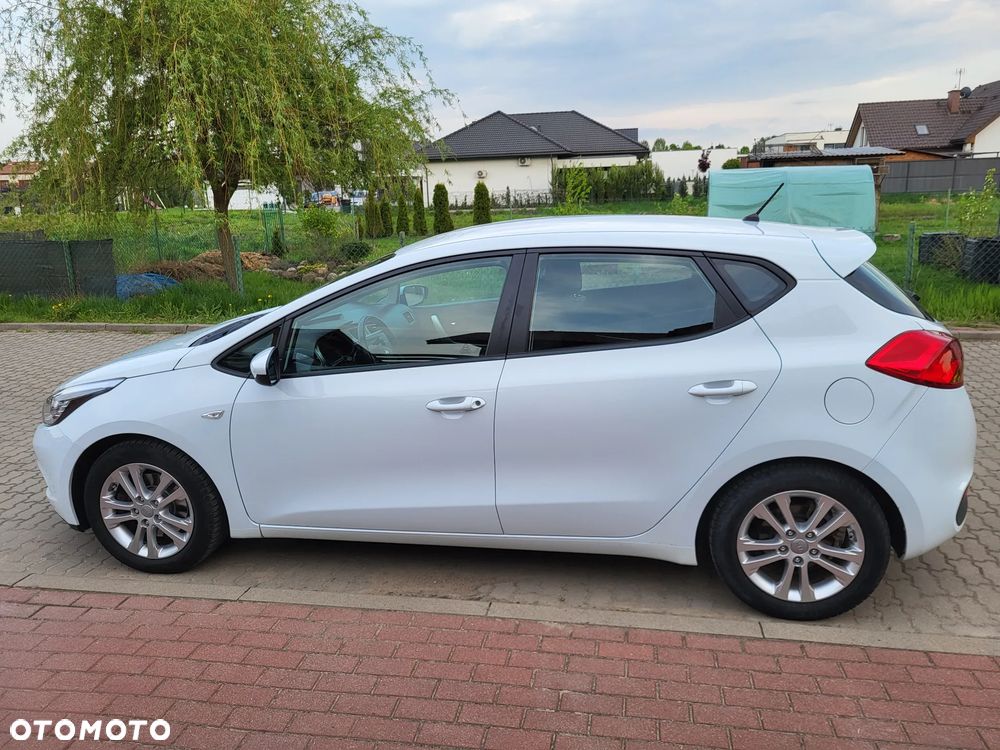 Kia Ceed - 4
