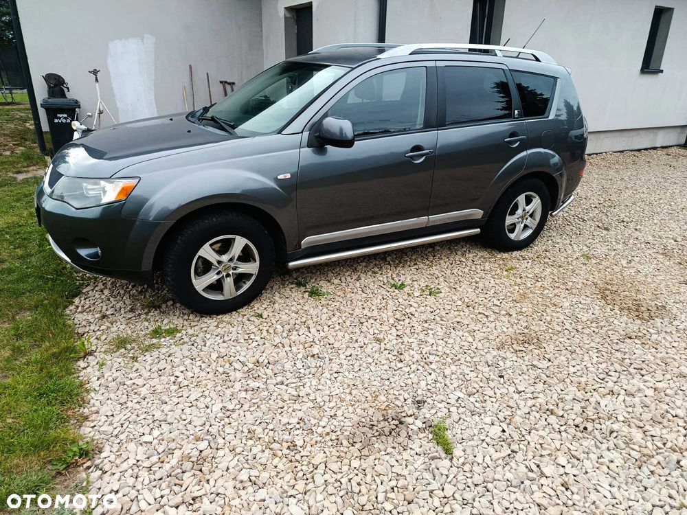 Mitsubishi Outlander - 3