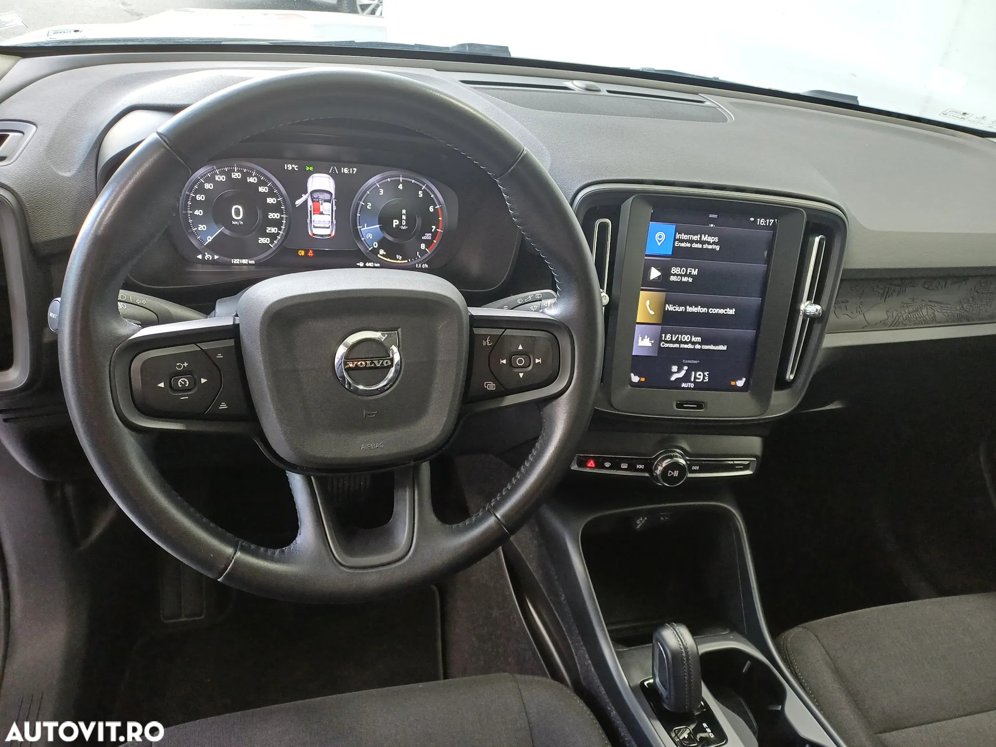 Volvo XC 40 T3 AT8 Momentum Pro - 6