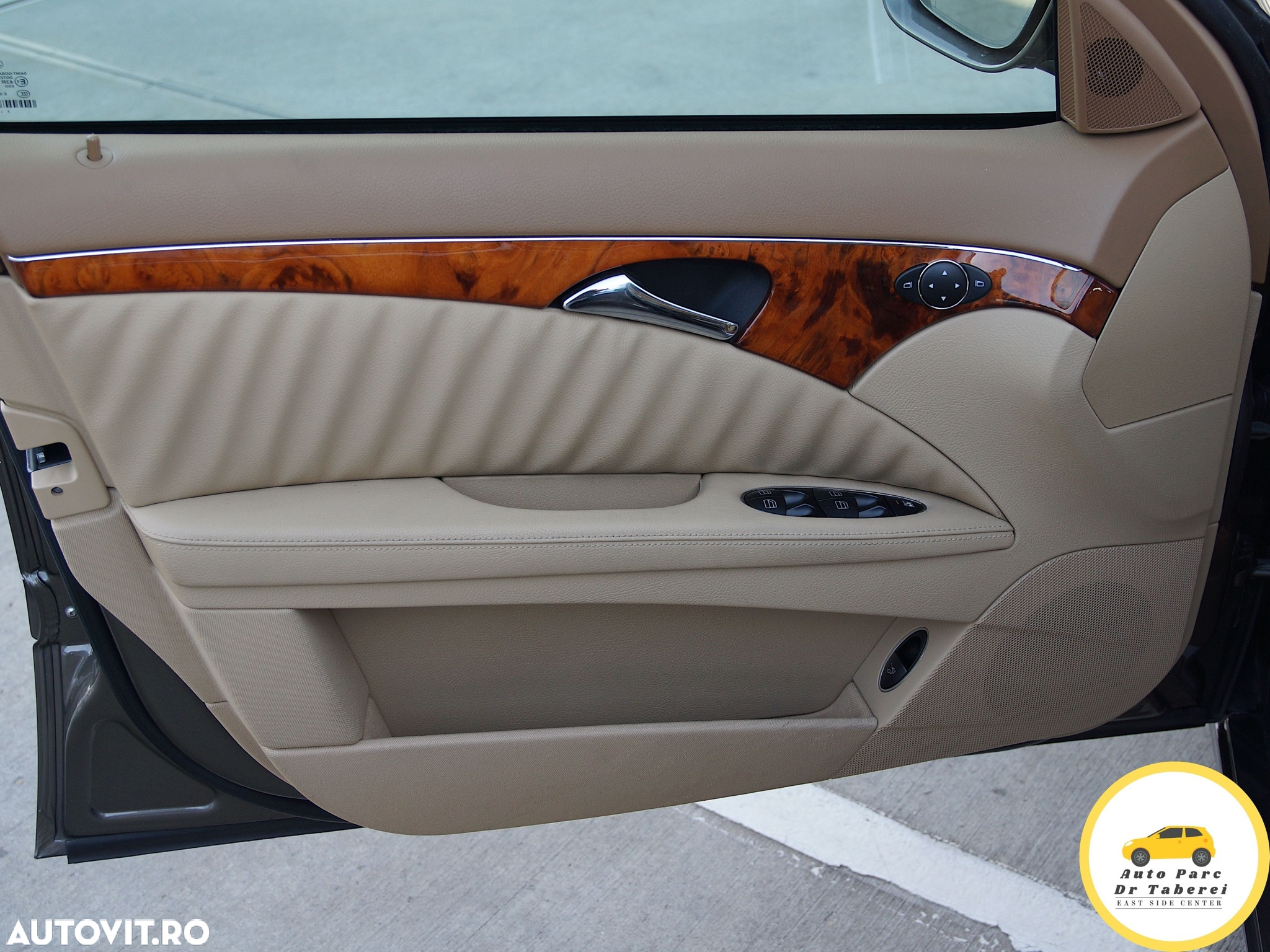 Mercedes-Benz E 280 7G-TRONIC Elegance BusinessEDITION - 33