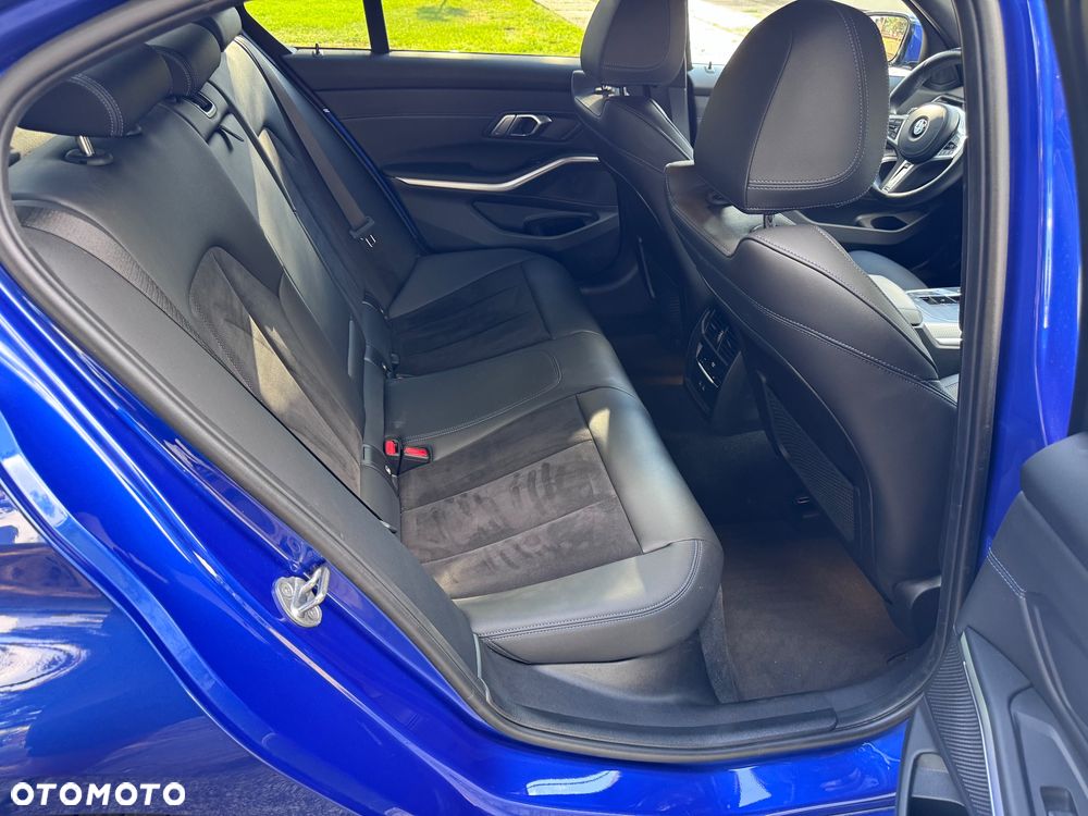 BMW Seria 3 320d xDrive MHEV M Sport sport - 19