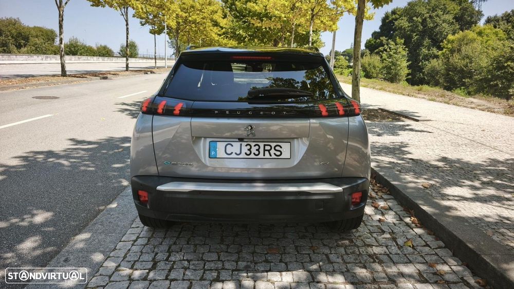 Peugeot e-2008 50 kWh GT - 3