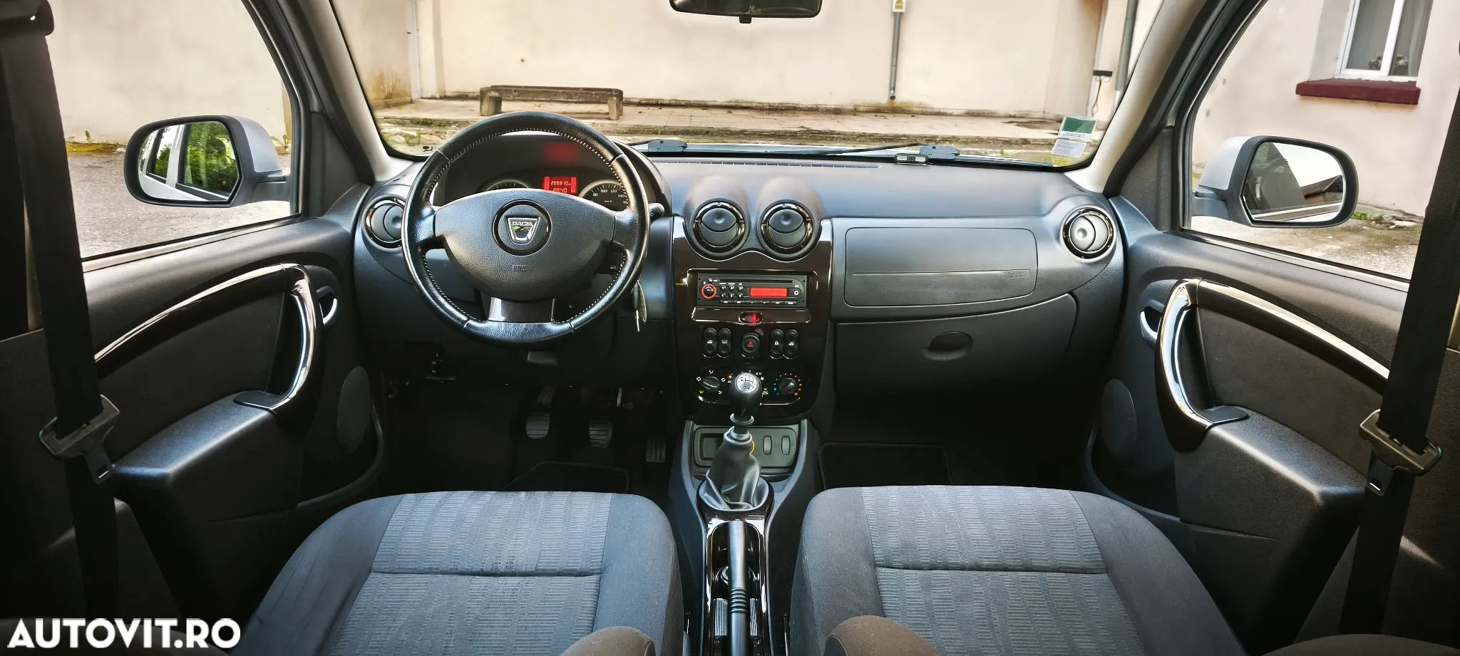Dacia Duster dCi 110 FAP 4x2 Laureate - 8