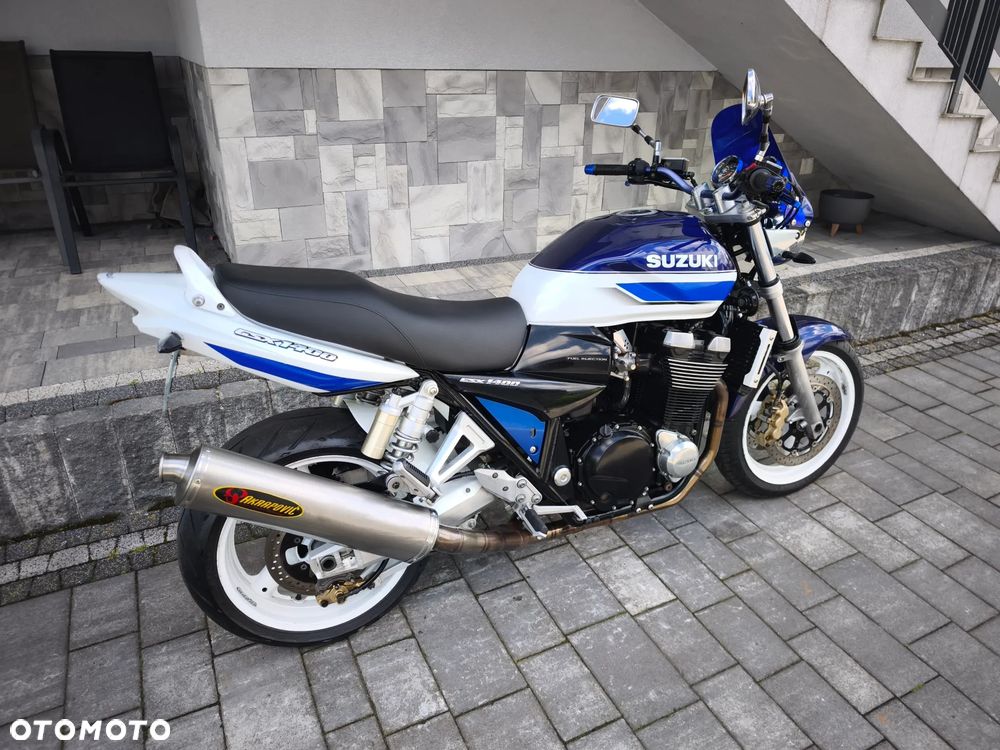 Suzuki GSX - 12