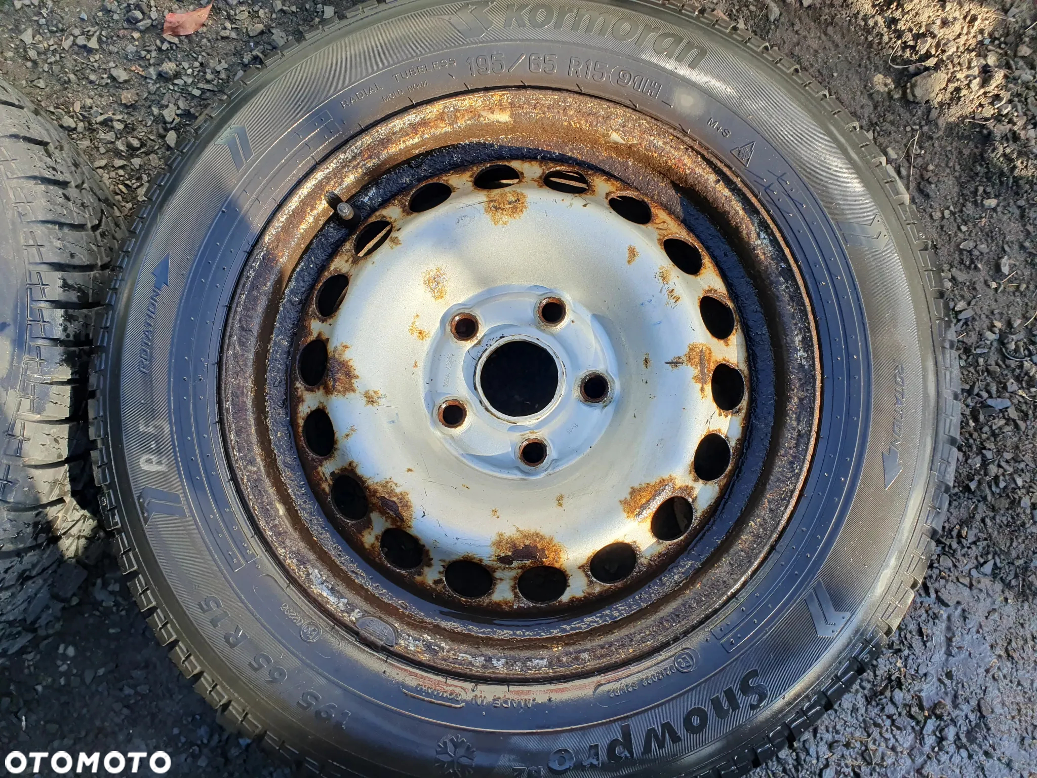 PASSAT B5 4X KOŁA FELGI 15" 5x112 OPONY ZIMOWE KORMORAN 195/65/R15 OK. 7mm 2x2017r 2x2020r VOLKSWAGEN - 4