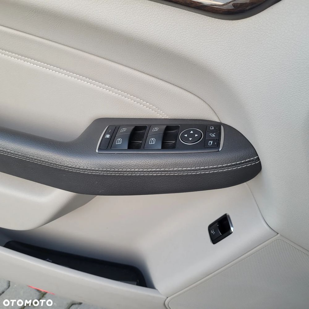 Mercedes-Benz ML 350 BlueTEC 4MATIC 7G-TRONIC - 12