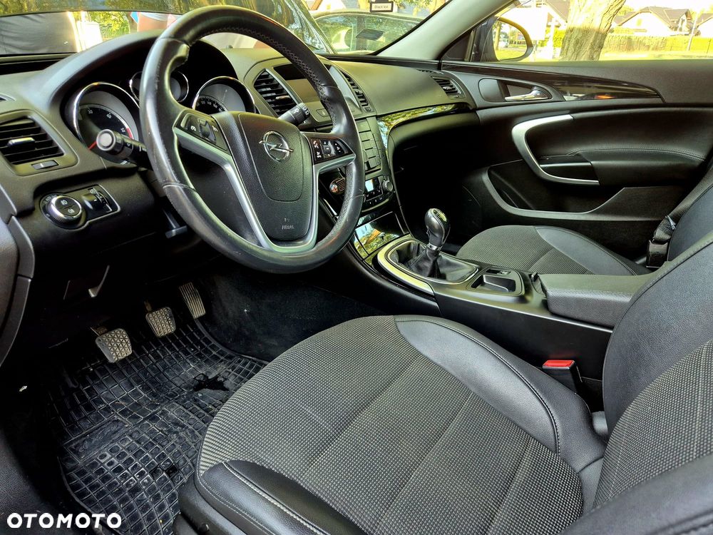 Opel Insignia - 25
