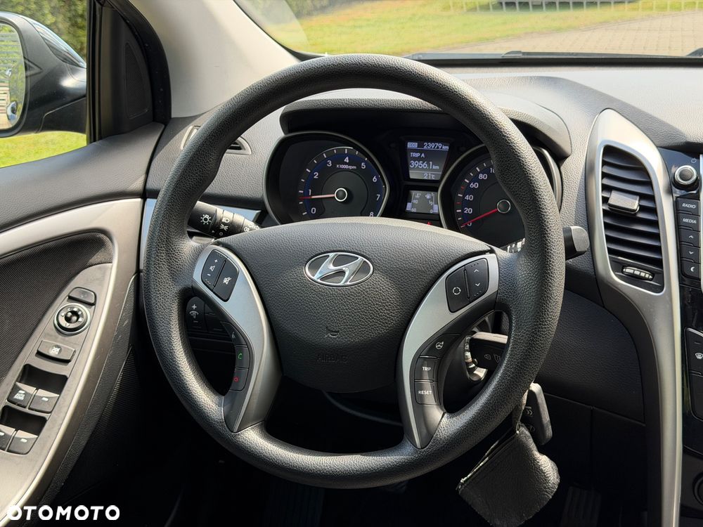 Hyundai i30 blue 1.4 Classic Navigation - 17