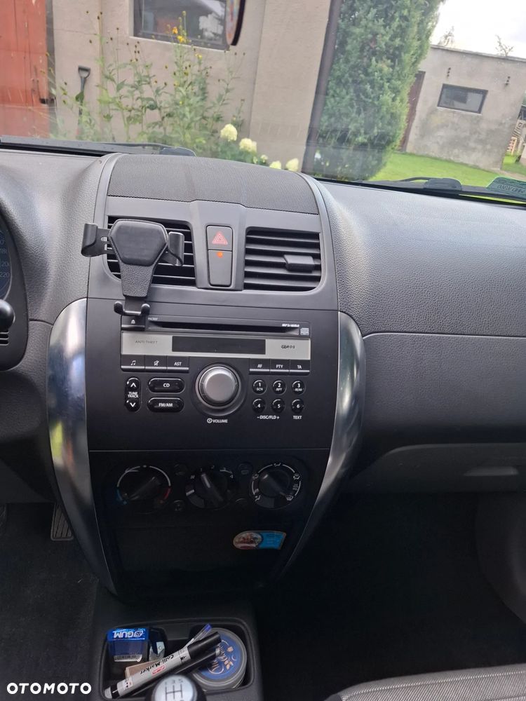 Suzuki SX4 1.6 Comfort - 12