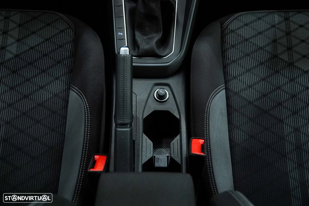 VW Taigo 1.0 TSI R-Line DSG - 32