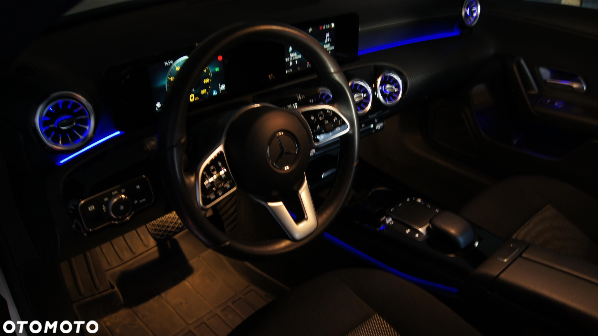 Mercedes-Benz CLA 180 7G-DCT - 7