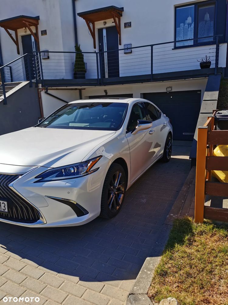 Lexus ES 300h Business Edition - 28