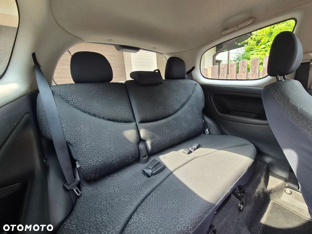 Toyota Yaris - 7