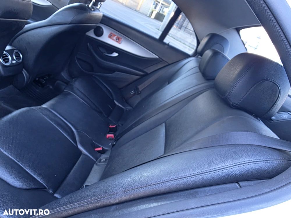 Mercedes-Benz E 220 d 4Matic 9G-TRONIC - 9