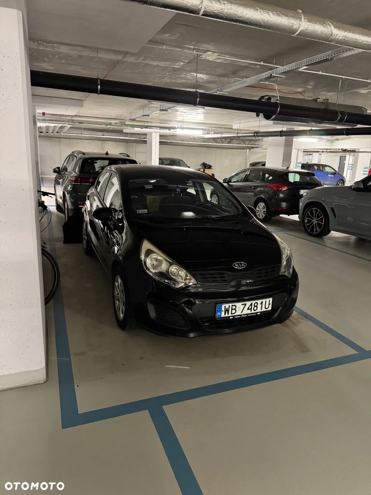 Kia Rio - 16