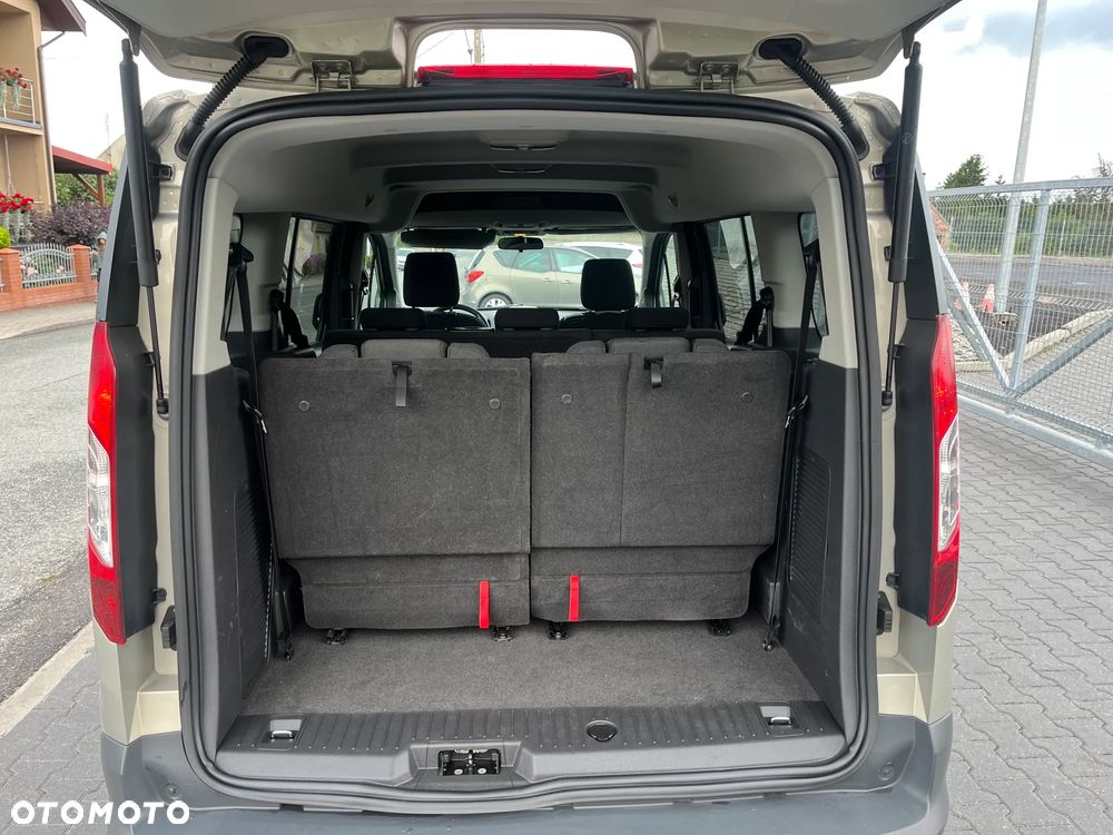 Ford Tourneo Connect - 13