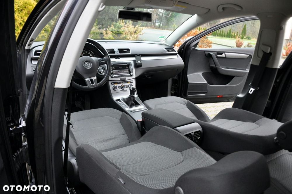 Volkswagen Passat - 28