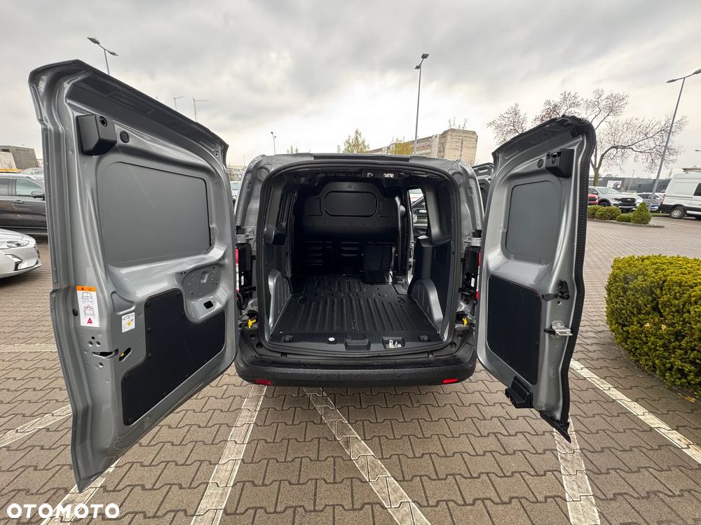 Ford Transit Courier - 13