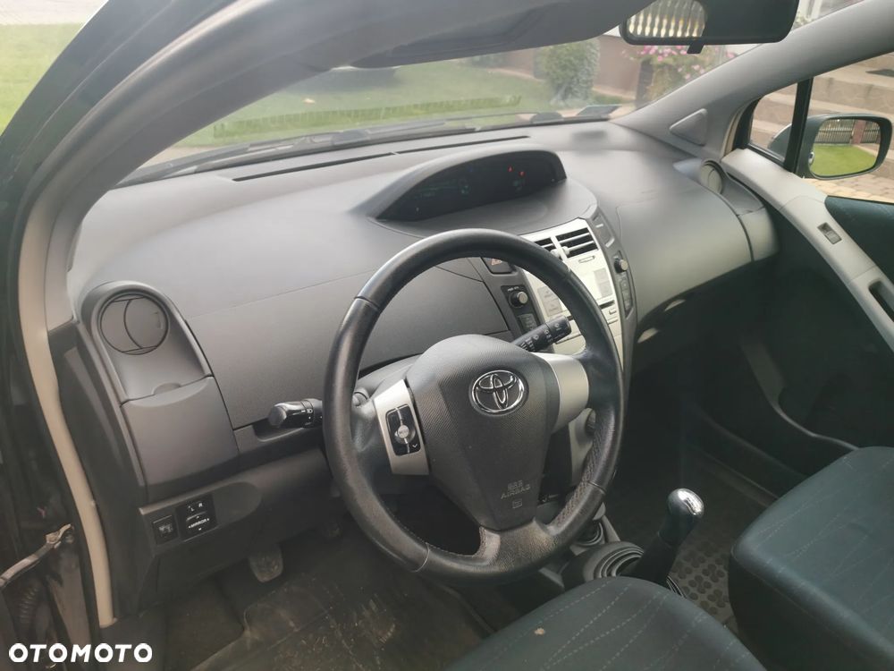 Toyota Yaris - 13