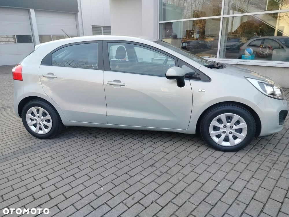 Kia Rio 1.4 L - 10