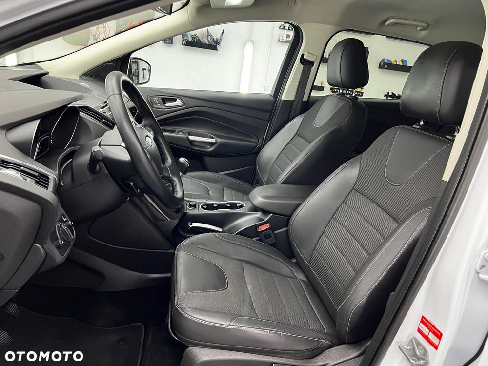 Ford Kuga - 40