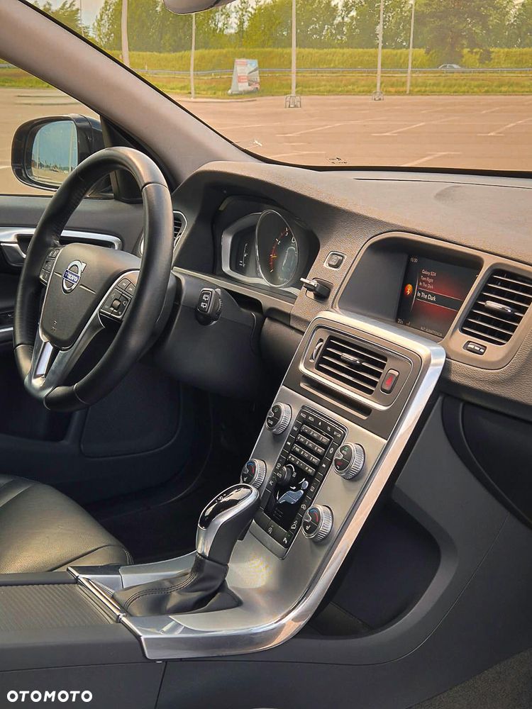 Volvo V60 Cross Country T5 AWD Momentum - 15