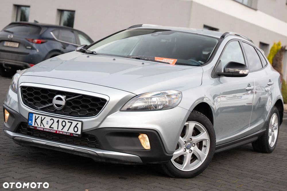 Volvo V40 Cross Country D3 Momentum - 1