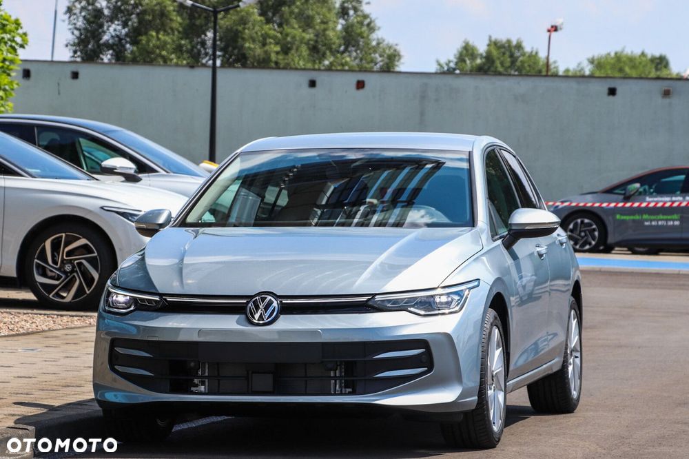 Volkswagen Golf - 10