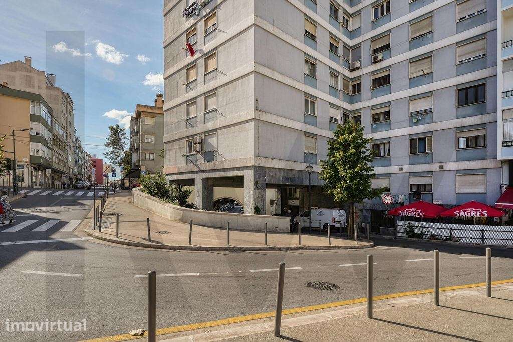 LOJA COM 197 M² NA AJUDA, LISBOA — VERSATILIDADE E POTENCIAL - Grande imagem: 5/28