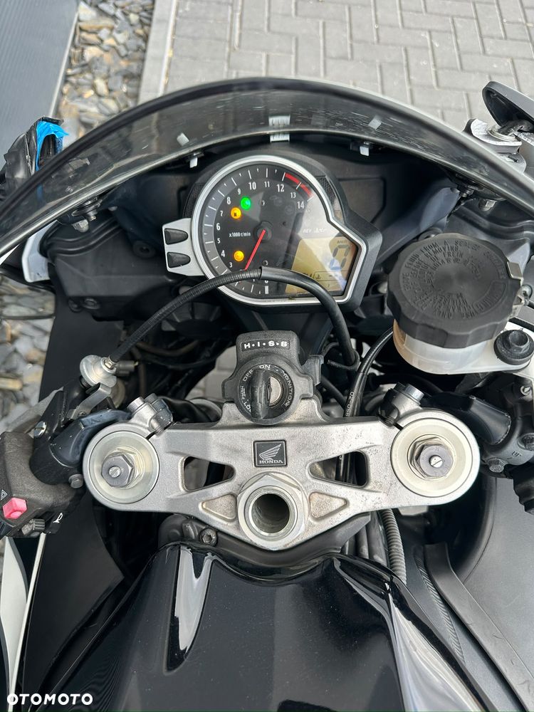 Honda CBR - 7