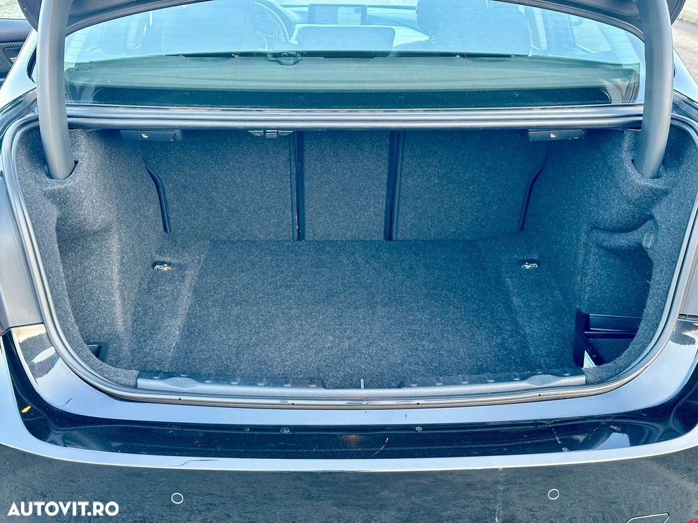 BMW Seria 3 320i Aut. - 26