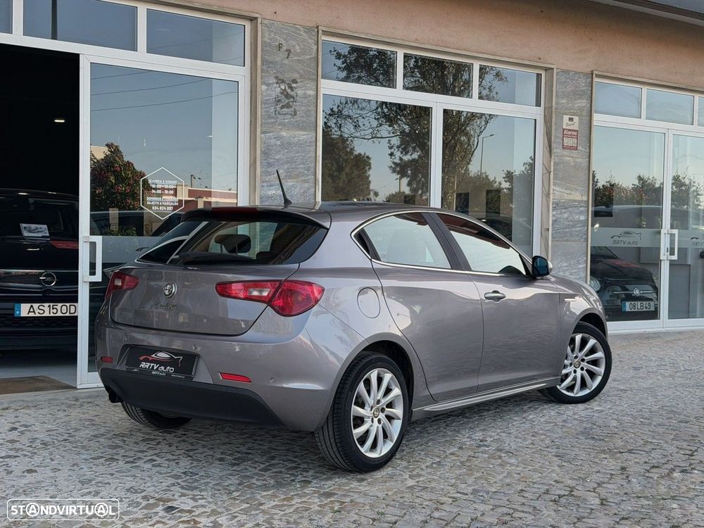 Alfa Romeo Giulietta 1.6 JTDM Distinctive 57X - 12