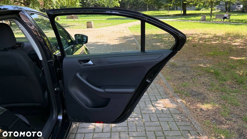 Volkswagen Jetta 2.0 Base - 11