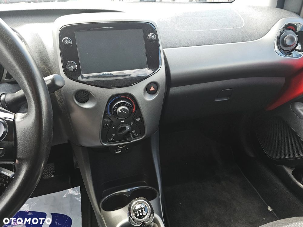 Toyota Aygo x-play - 14