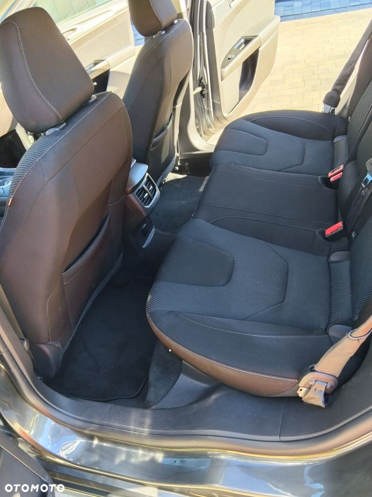Ford Mondeo - 8
