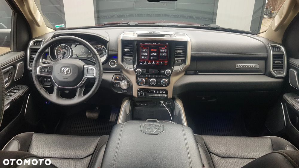 RAM 1500 Crew Cab Laramie - 12