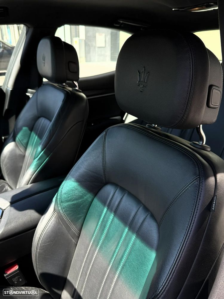 Maserati Ghibli 3.0 V6 - 12