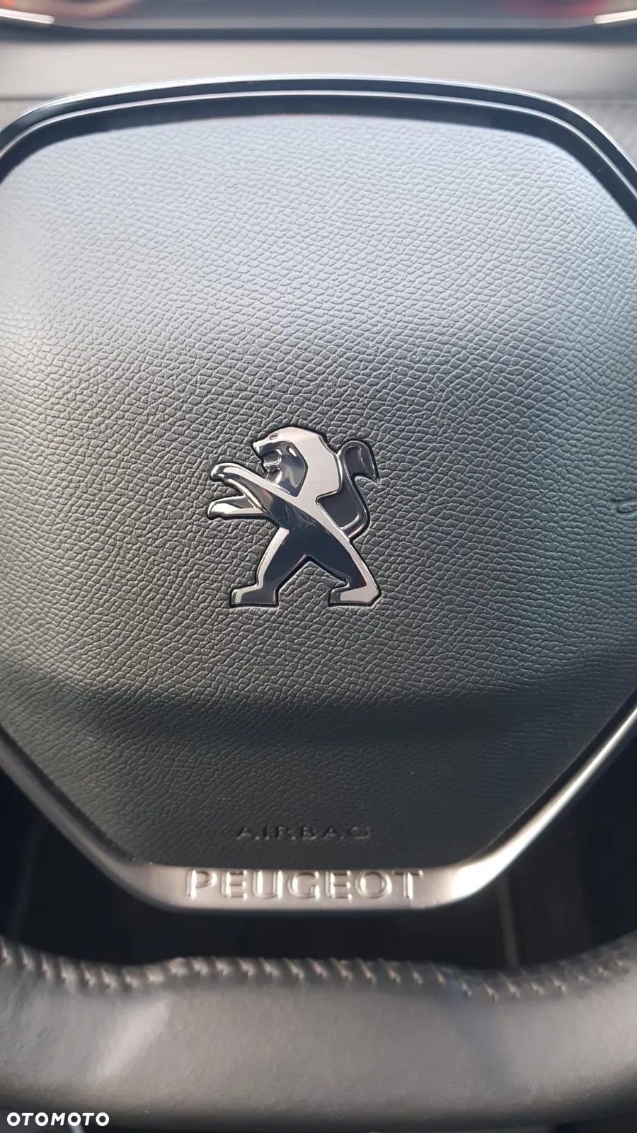 Peugeot 208 - 30