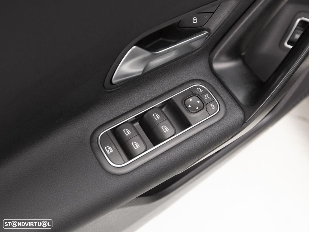 Mercedes-Benz A 200 Limousine d - 12