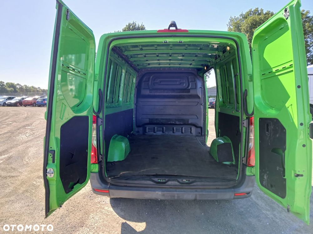 Mercedes-Benz Sprinter - 5