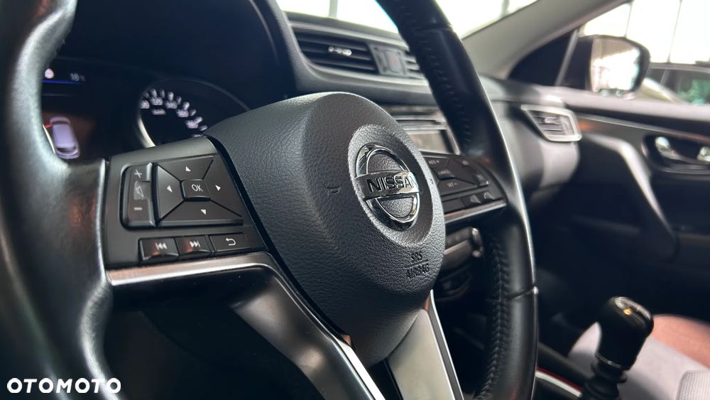 Nissan Qashqai 1.3 DIG-T Tekna EU6d - 17