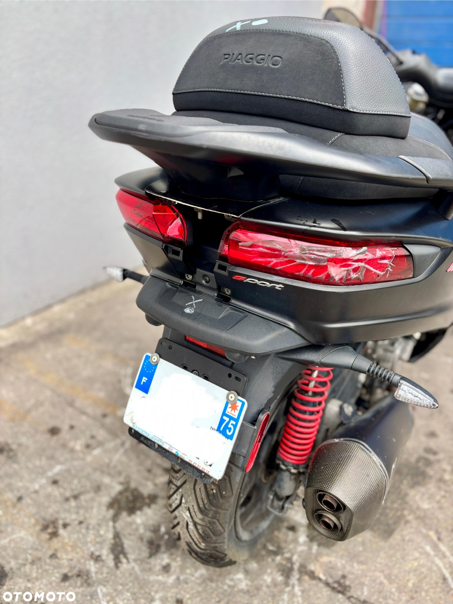 Piaggio MP-3 - 12