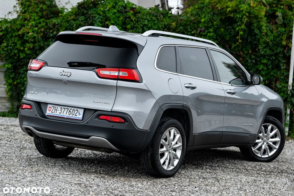 Jeep Cherokee - 14